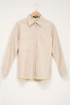 Beige Blouse Met Leatherlook 14 Beige Blouse Met Leatherlook -Mode Verkoop beige overhemdblouse met leatherlook mj06796 0110