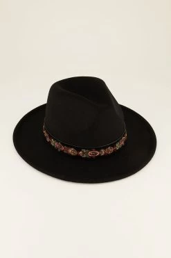 Zwarte Fedora Hoed Met Bloemen Ceintuur