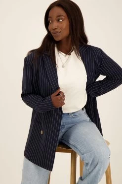 Blauwe Blazer Met Witte Krijtstreep