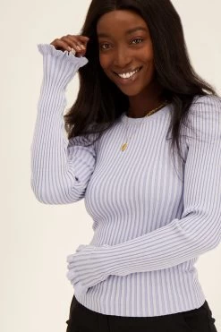 Lichtblauwe Trui Met Strepen & Ruffle Mouw