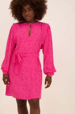 Roze Jurk Met Rode Bloemenprint & Schouderstuk