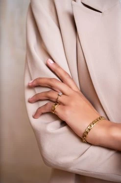 MOOD Ring Met Vierkante Zwarte Steen -Mode Verkoop mood ring met zwarte vierkante steen mj05840