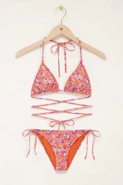 Off White Triangel Bikini Set Met Bloemenprint -Mode Verkoop off white floral print triangle bikini set