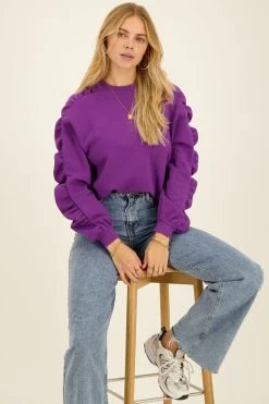 Paarse Sweater Met Ruffle Mouwen