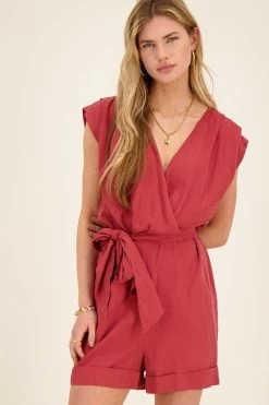 Rode Mouwloze Playsuit Met Overslag
