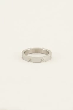 Ring Met Gegraveerde Sterretjes