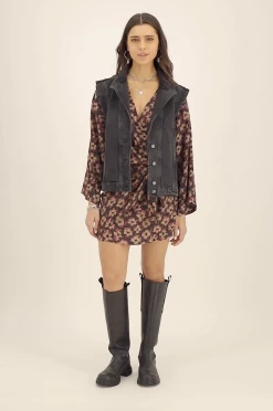 Zwart Denim Gilet Met Zakken 9 Zwart Denim Gilet Met Zakken -Mode Verkoop schermafbeelding 2023 02 06 om 16.05.47