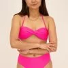 Roze Glanzende Bikini Top Met Twist