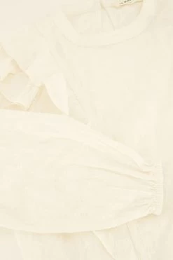 Witte Jacquard Top Met Ruffles -Mode Verkoop white jacquard top with ruffles detail 1