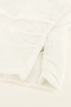 Witte Top Met Structuur & Plooien -Mode Verkoop white textured top with creases detail