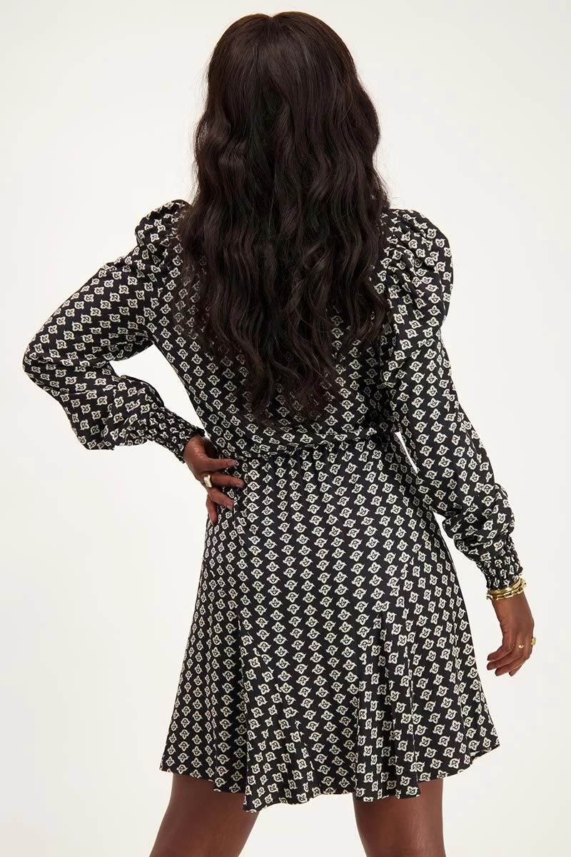 Zwarte Jurk Met Shapes Print 4 Zwarte Jurk Met Shapes Print - Afbeelding 4