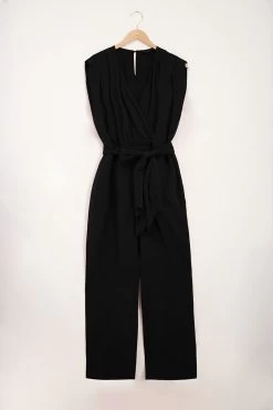 Zwarte Wikkel Jumpsuit Zonder Mouwen -Mode Verkoop zwarte wikkel jumpsuit zonder mouwen mj06887 1100 1